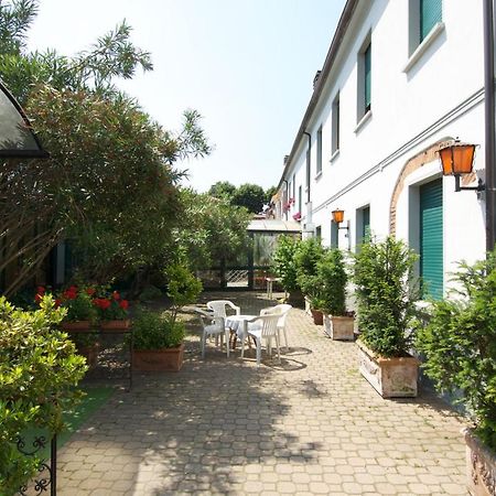 Hotel Il Granaio Porto Mantovano Exterior foto