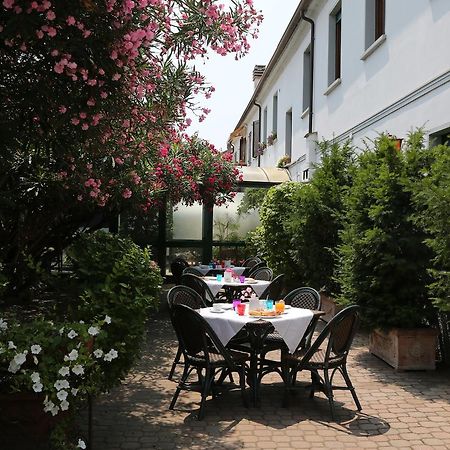 Hotel Il Granaio Porto Mantovano Exterior foto