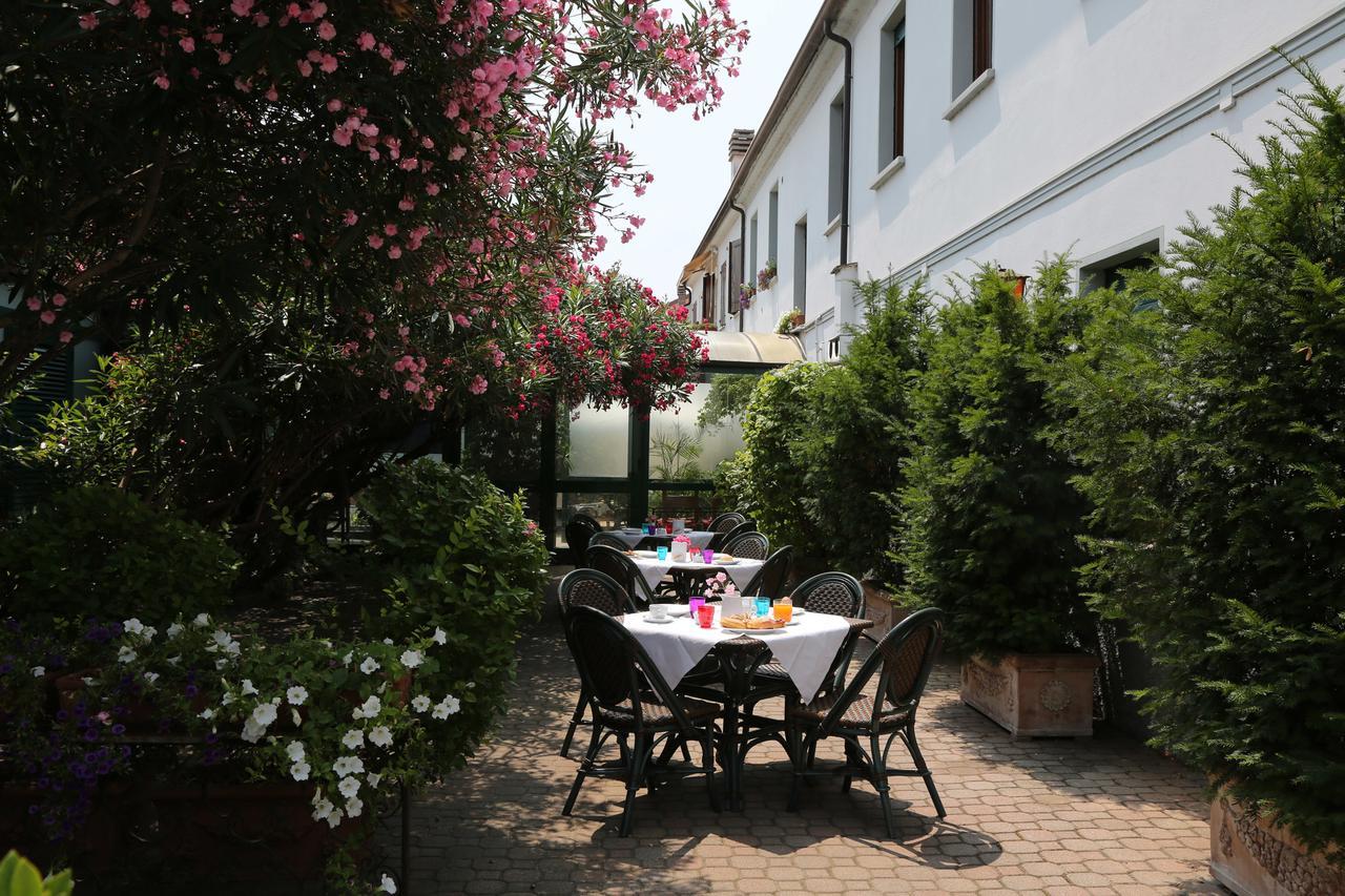 Hotel Il Granaio Porto Mantovano Exterior foto