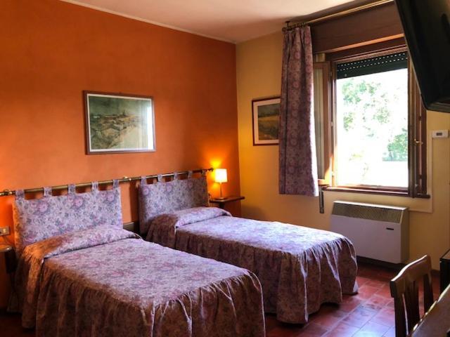 Hotel Il Granaio Porto Mantovano Exterior foto